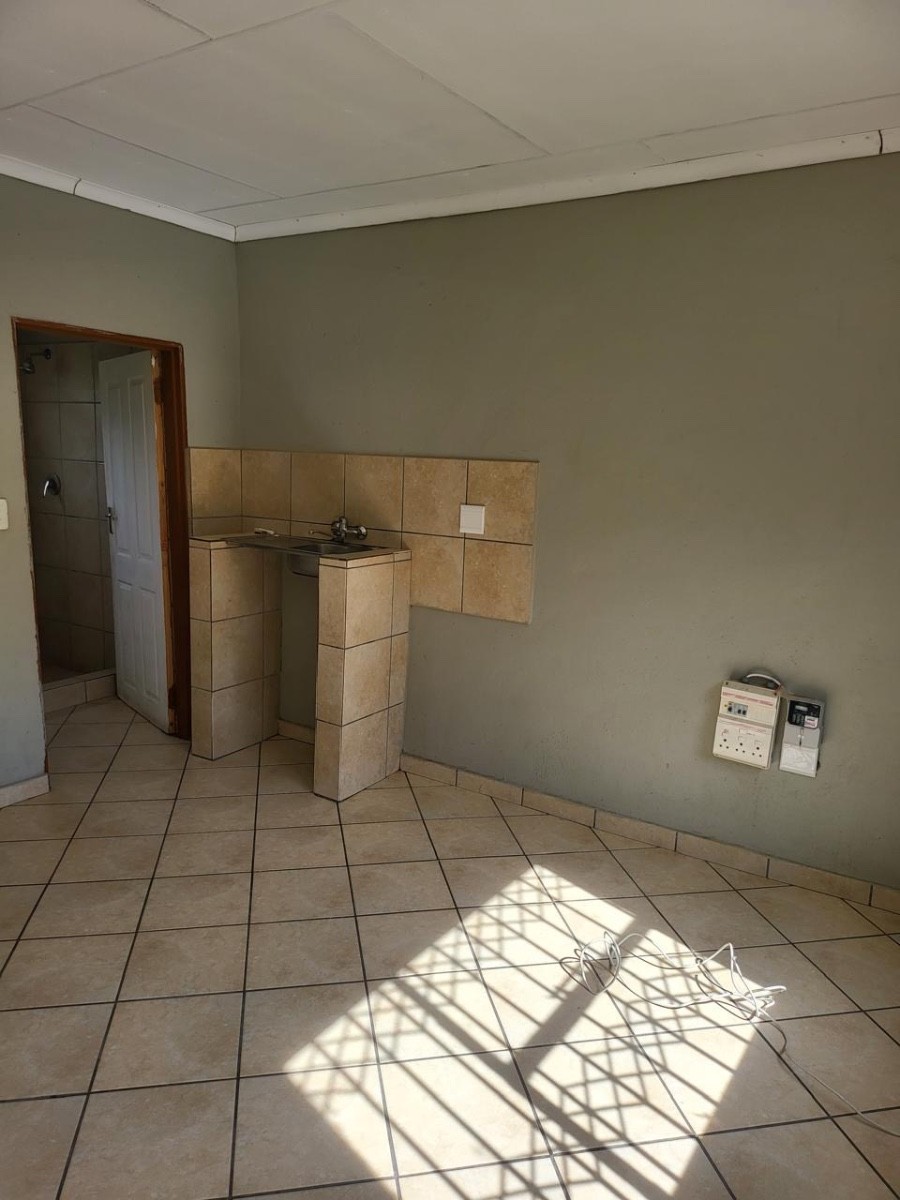 Apartment for rent in Kanyamazane, Nsikazi, 1214 Kanyamazane ema21, Kanyamazane, Nsikazi, Mpumalanga