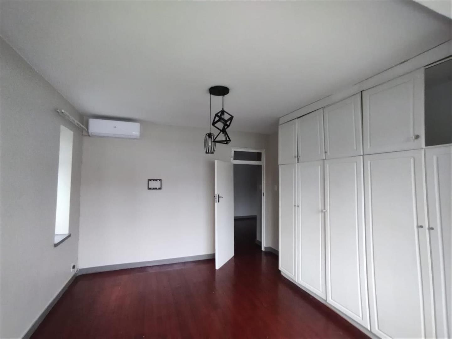 Apartment for sale in Essenwood, Durban, KwaZulu Natal, 66 m²