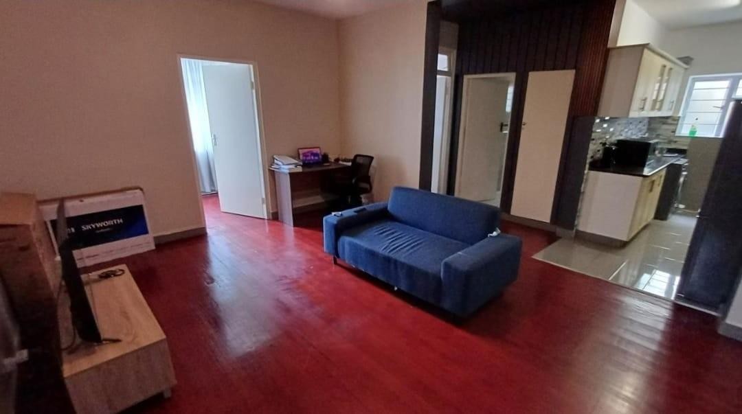 Apartment for sale in Essenwood, Durban, KwaZulu Natal, 66 m²