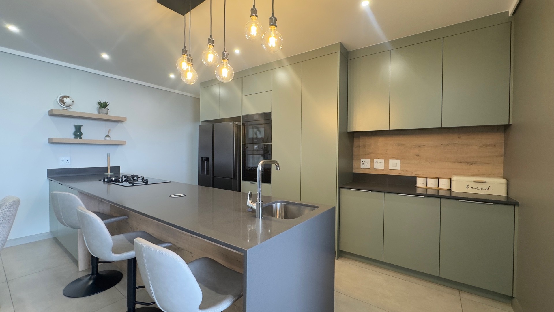 Apartment for rent in Midstream Estate, Centurion, 205 m²