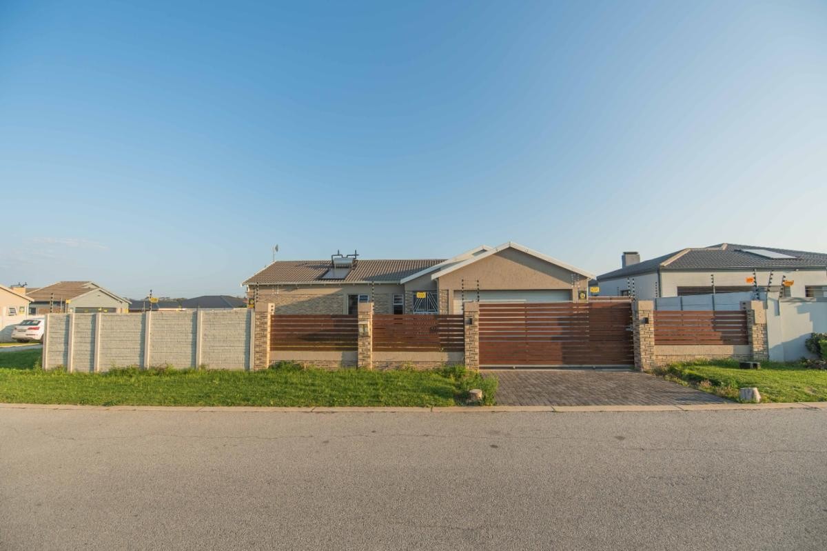 House for sale in Overbaakens, Port Elizabeth, 15B Catalpa Street, Overbaakens, Port Elizabeth, Eastern Cape, 148 m²