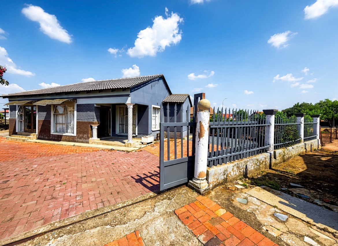House for sale in Mogwase, North West, 588 m²