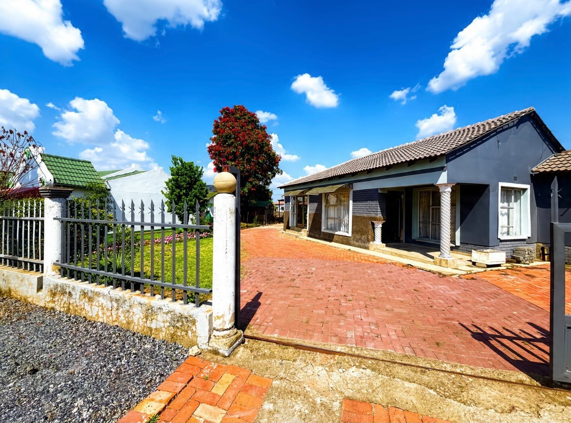 House for sale in Mogwase, North West, 588 m²