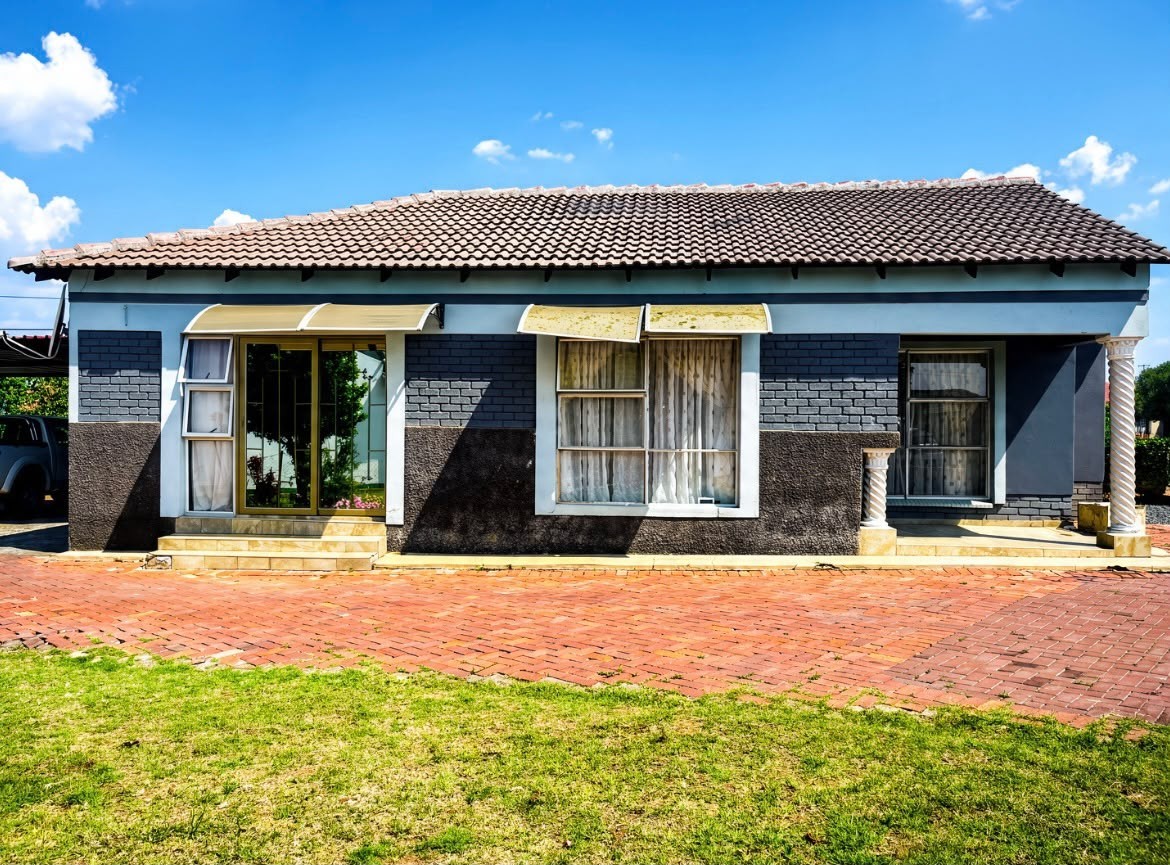 House For Sale in Mogwase UNIT 1, North West