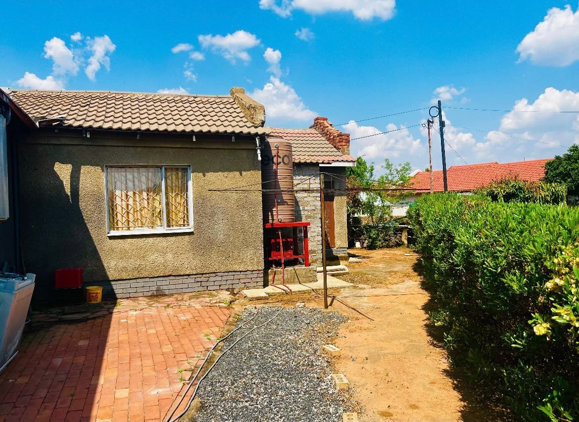House for sale in Mogwase, North West, 588 m²