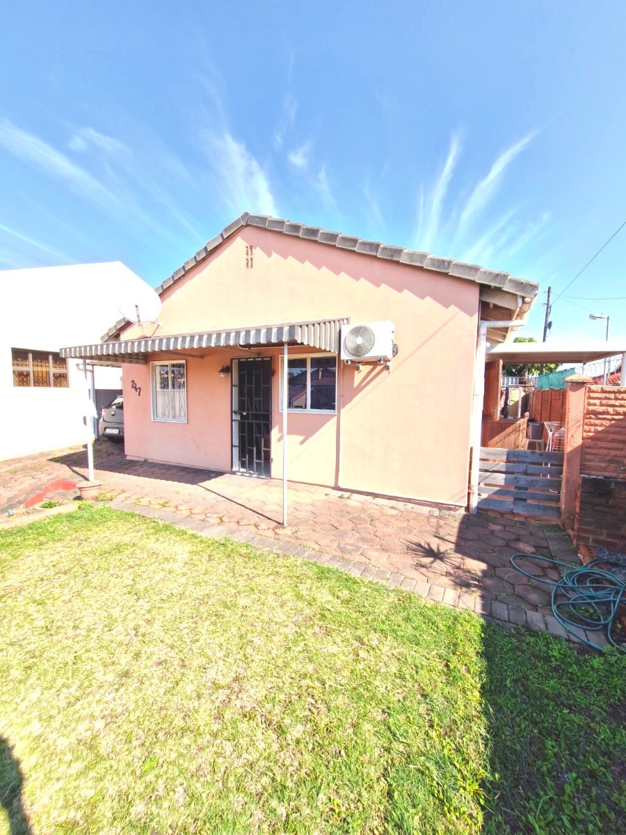 House for sale in Woodview, Phoenix, KwaZulu Natal, 240 m²