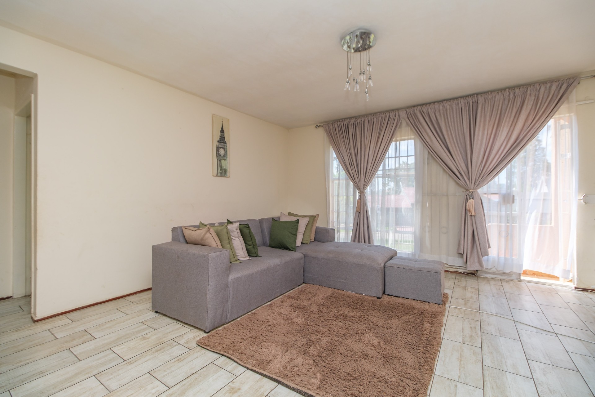 Apartment for sale in Lindhaven, Roodepoort, 60 m²