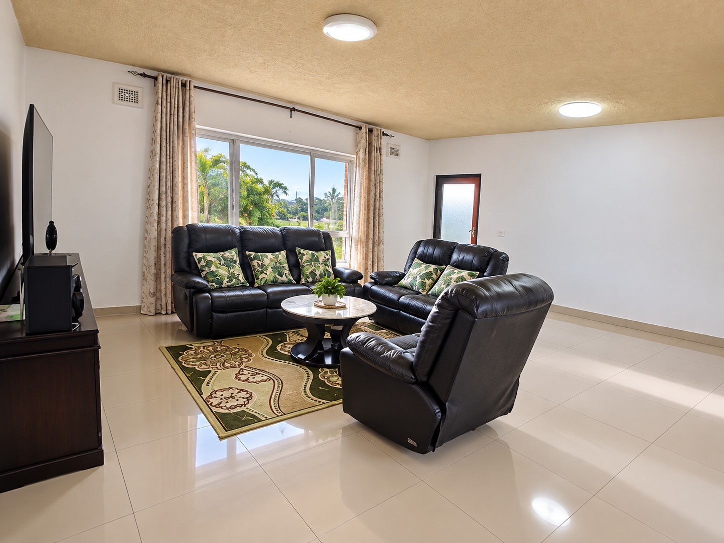 Apartment for sale in Oslo Beach, Port Shepstone, KwaZulu Natal, 111 m²