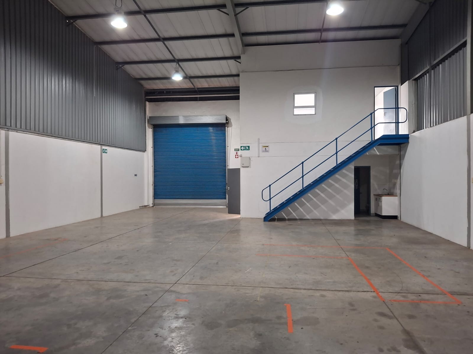 Warehouse for rent in Fairview, Port Elizabeth, 280 m²