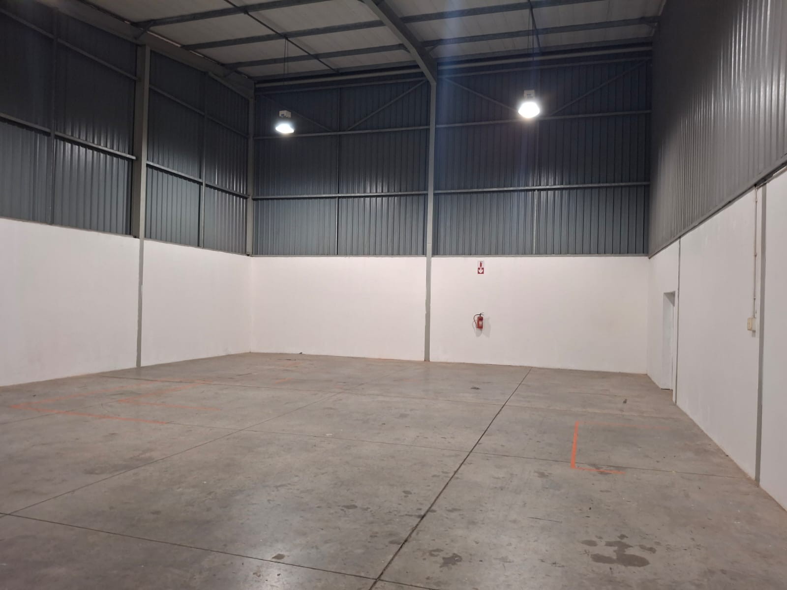 Warehouse for rent in Fairview, Port Elizabeth, 280 m²