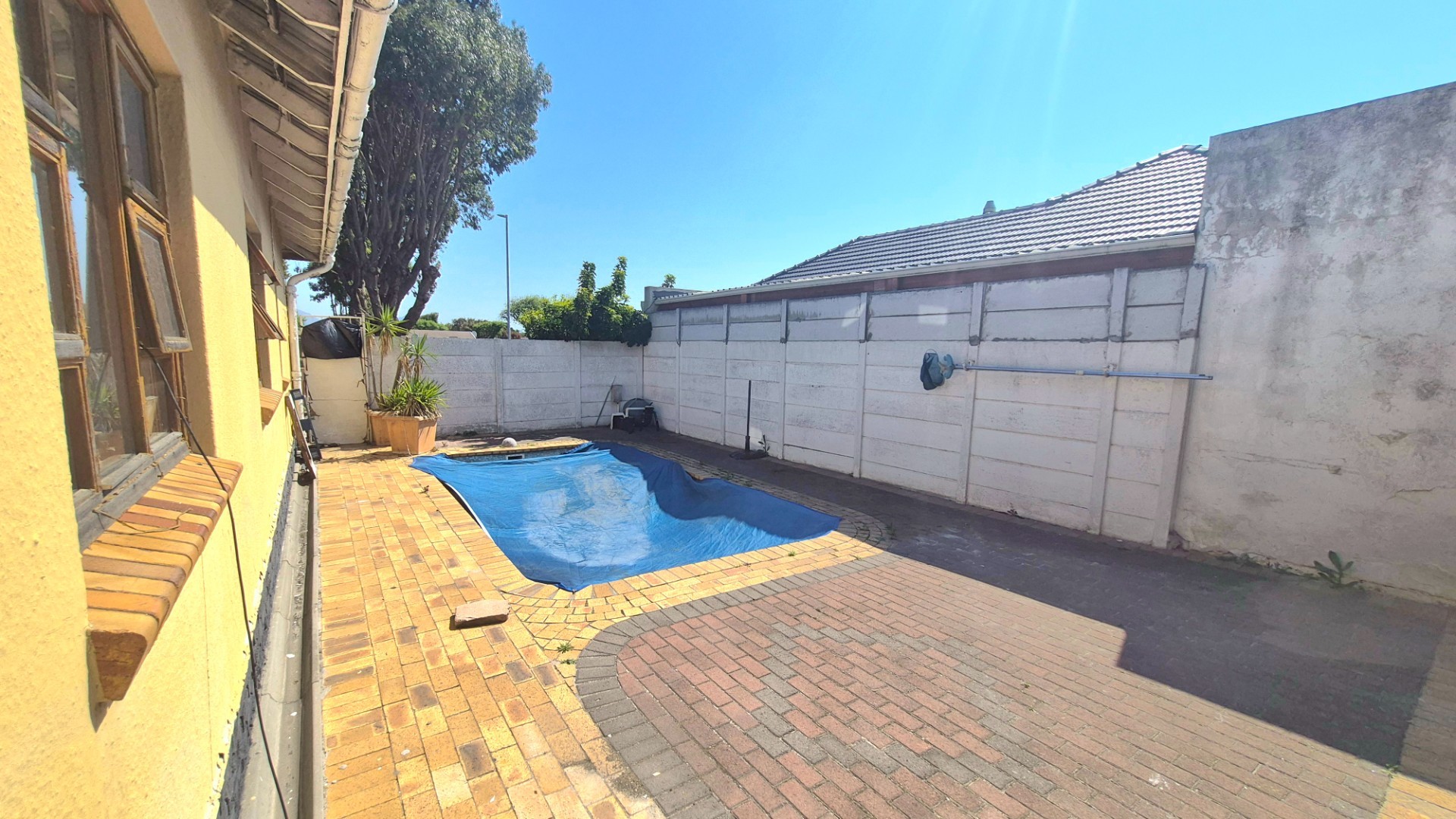 House for sale in Thornton, Cape Town, 613 m²