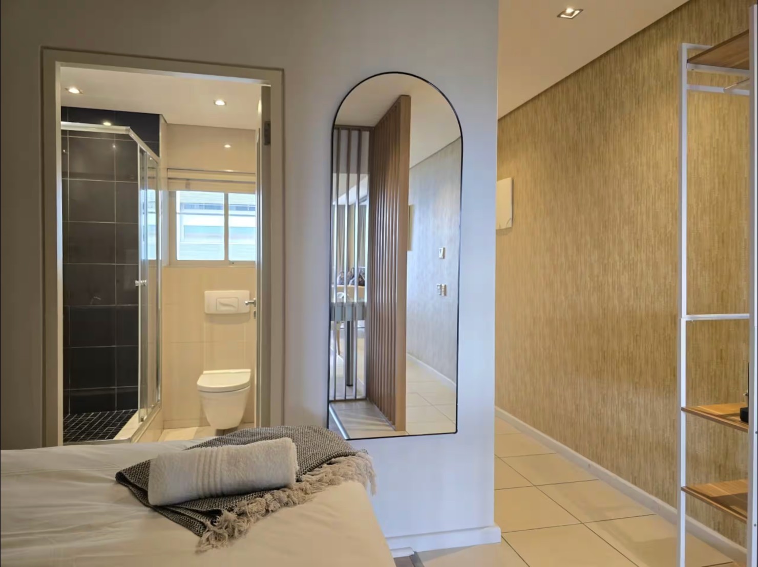 Apartment for sale in De Waterkant, Cape Town, 49 m²