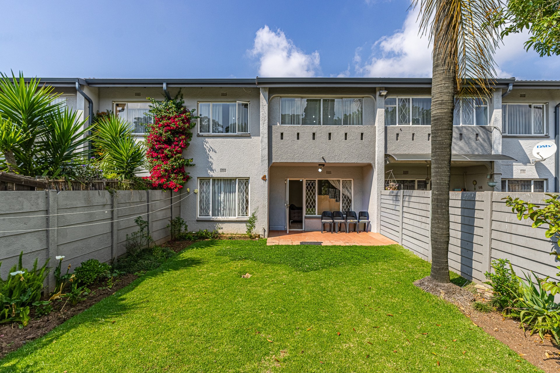 The Perfect Start: Spacious, Pet-Friendly Townhouse with Private Garden!