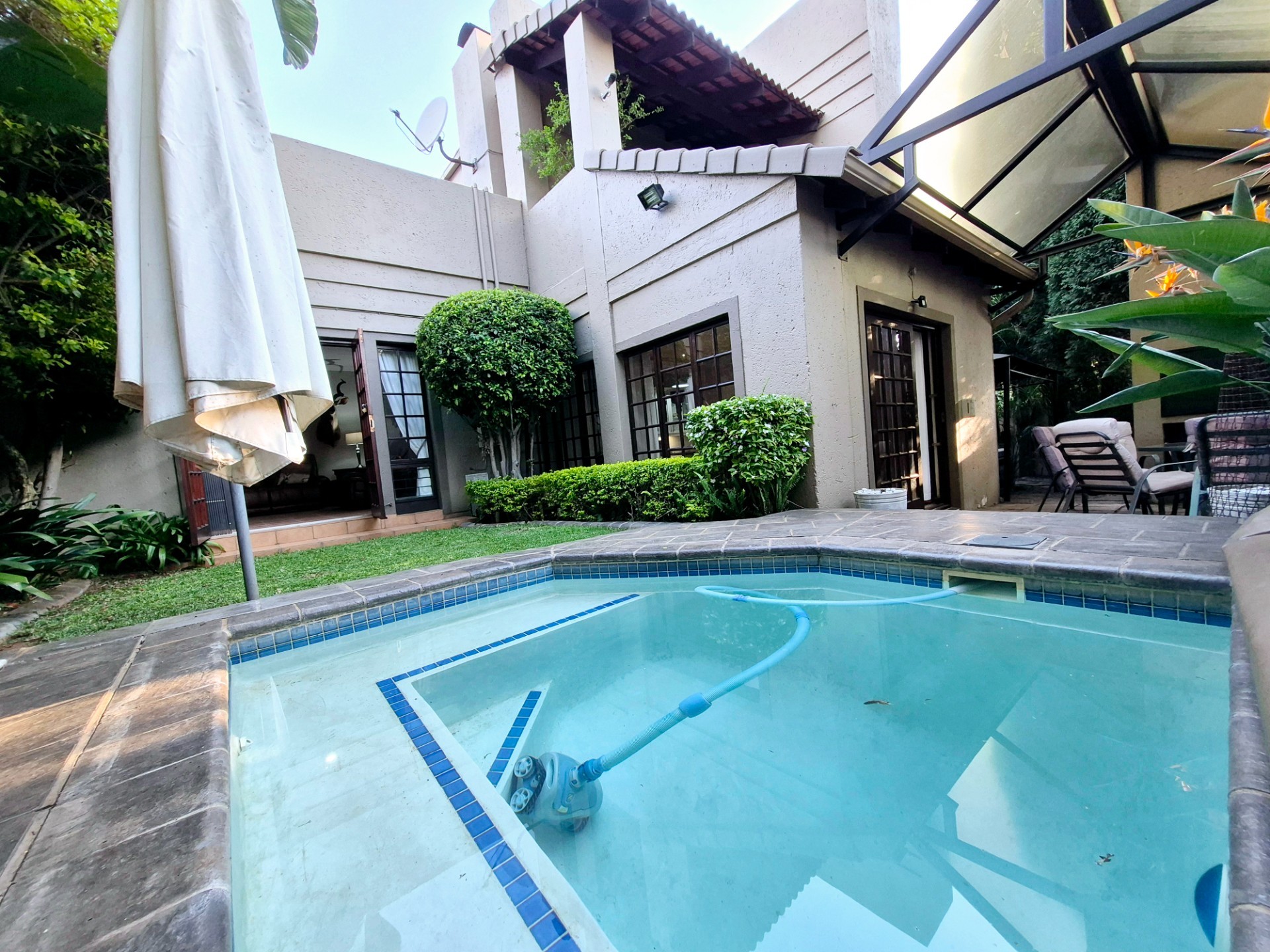 Duet for sale in Faerie Glen, Pretoria, 280 m²
