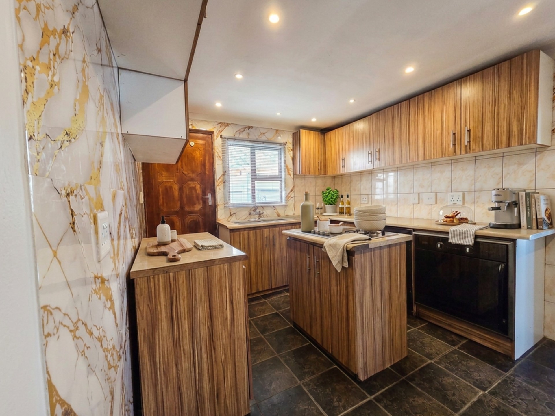 House for sale in Delft South, Delft, 160 m²