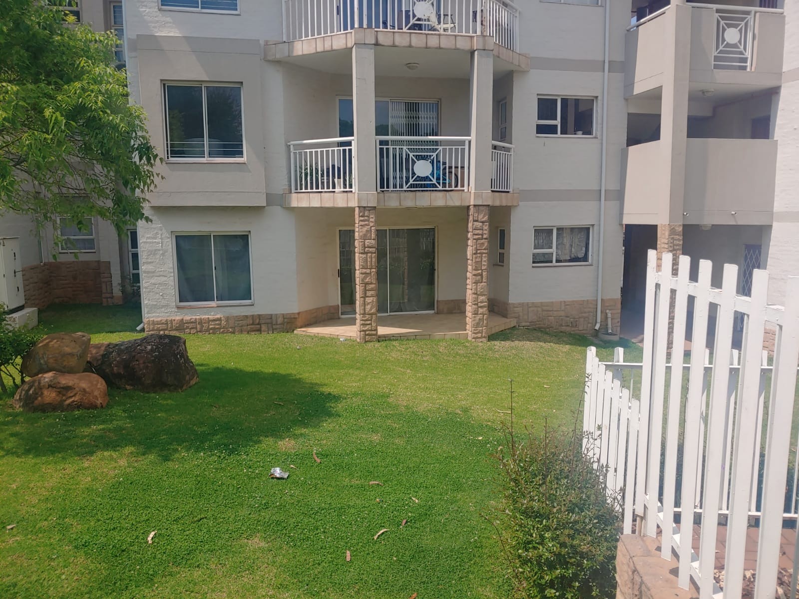 Townhouse For Sale in Craigavon, Sandton