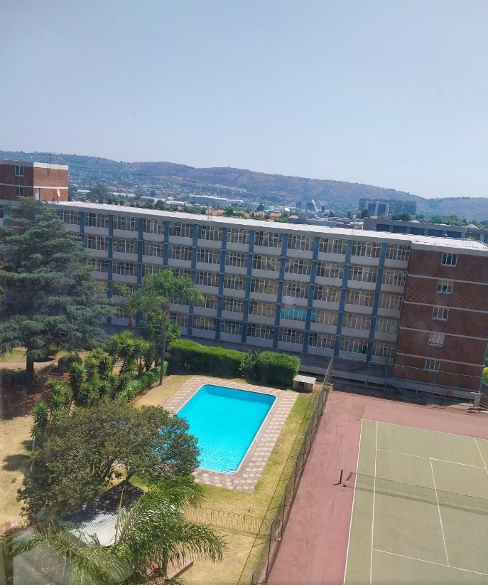 Townhouse For Sale in Bedford Gardens, Bedfordview