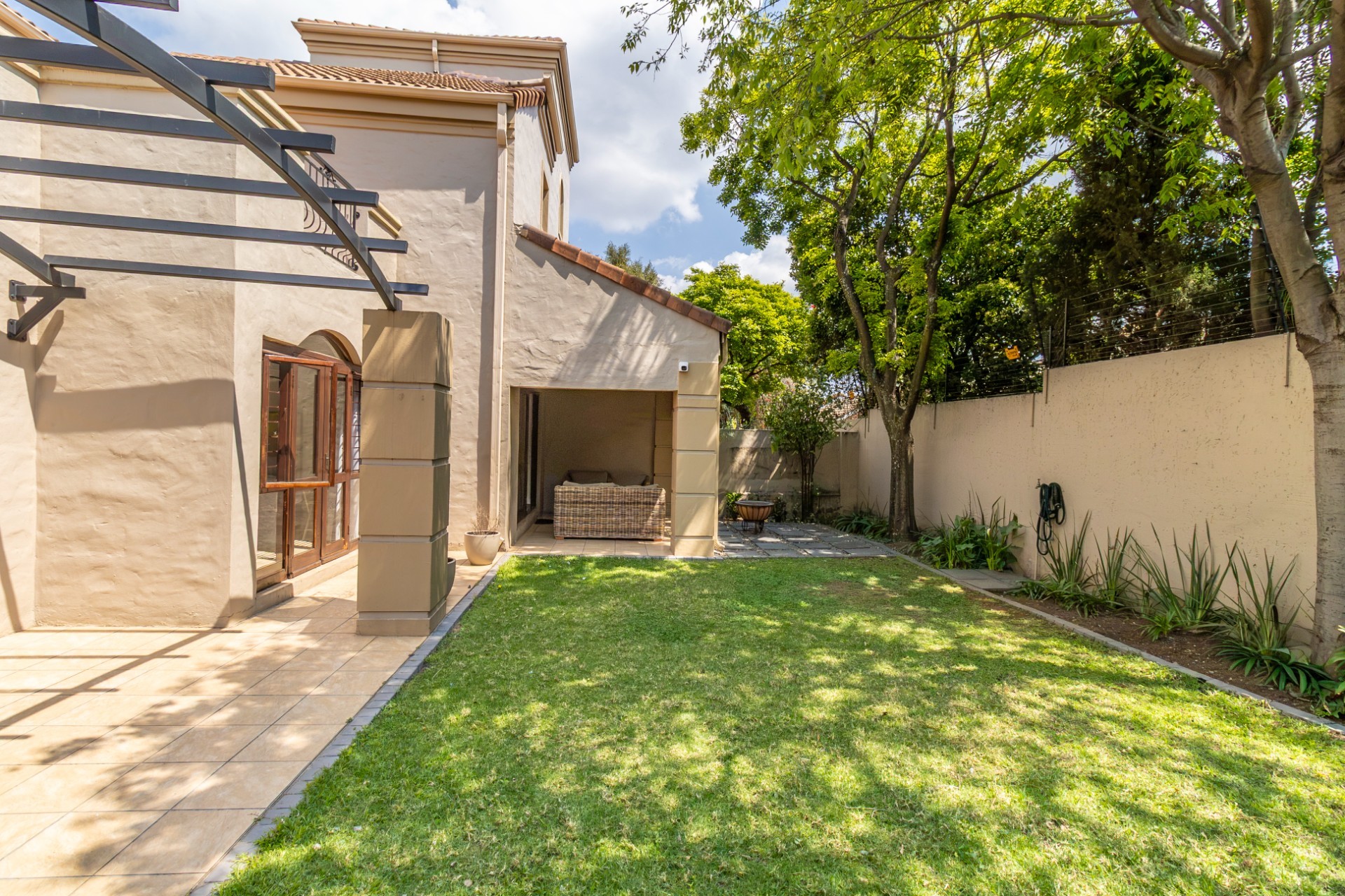 Townhouse for sale in Sunninghill, Sandton, 186 m²