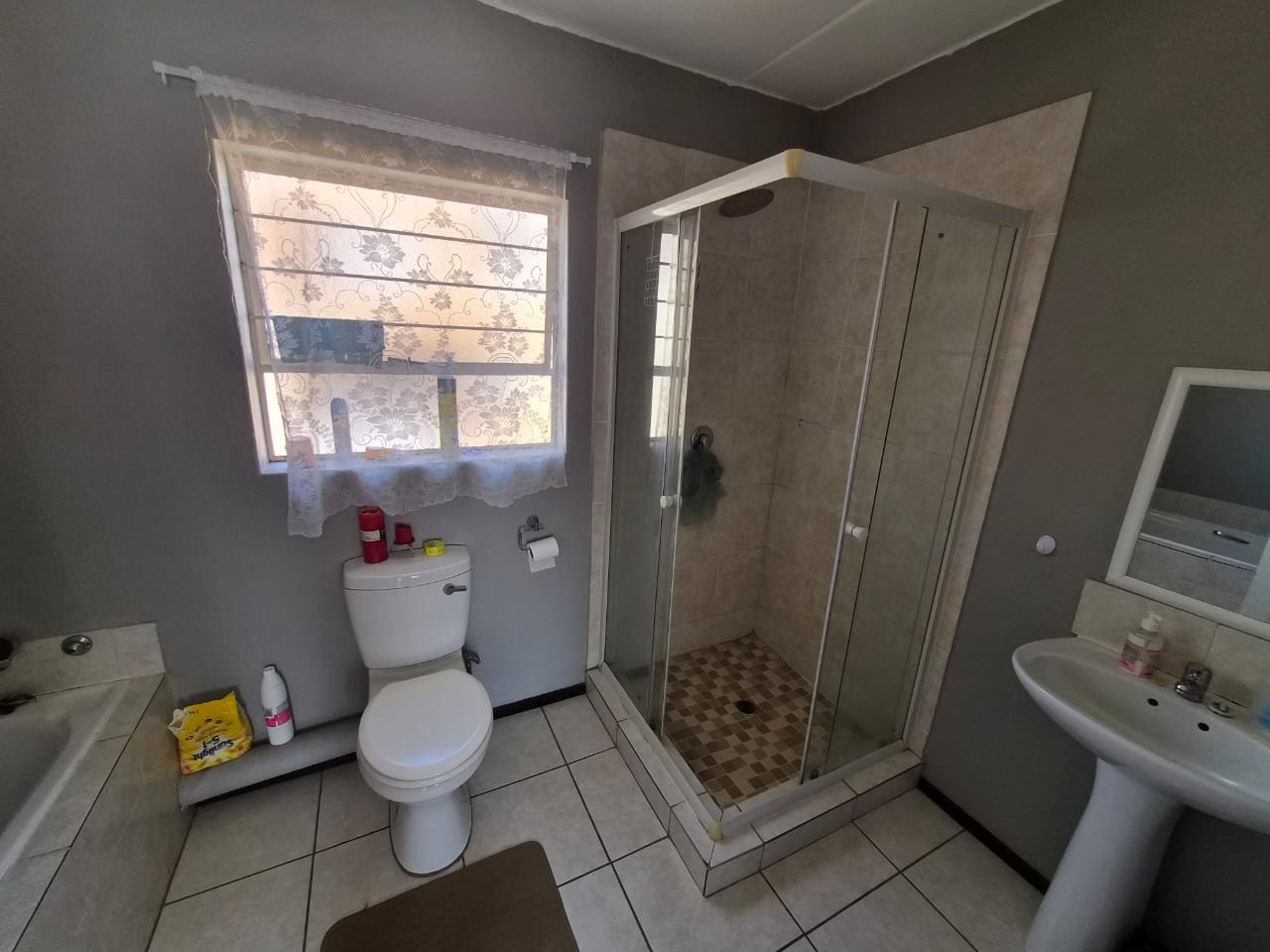 Apartment for sale in Honeypark, Roodepoort, 64 m²