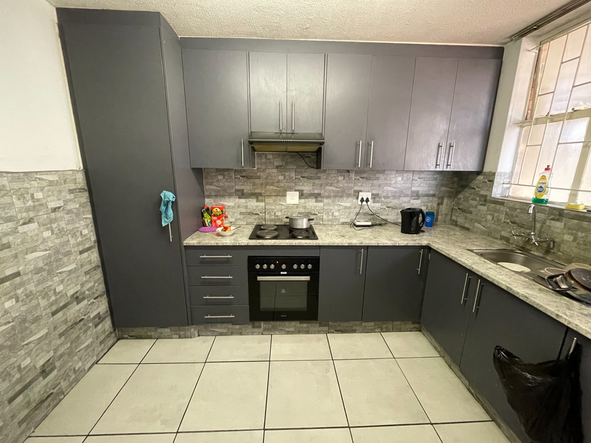 Newly Renovated 5 Bedroom Apartment For Sale in Sunnyside.