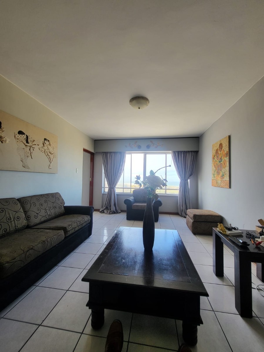 Apartment for sale in Humewood, Port Elizabeth, 102 m²