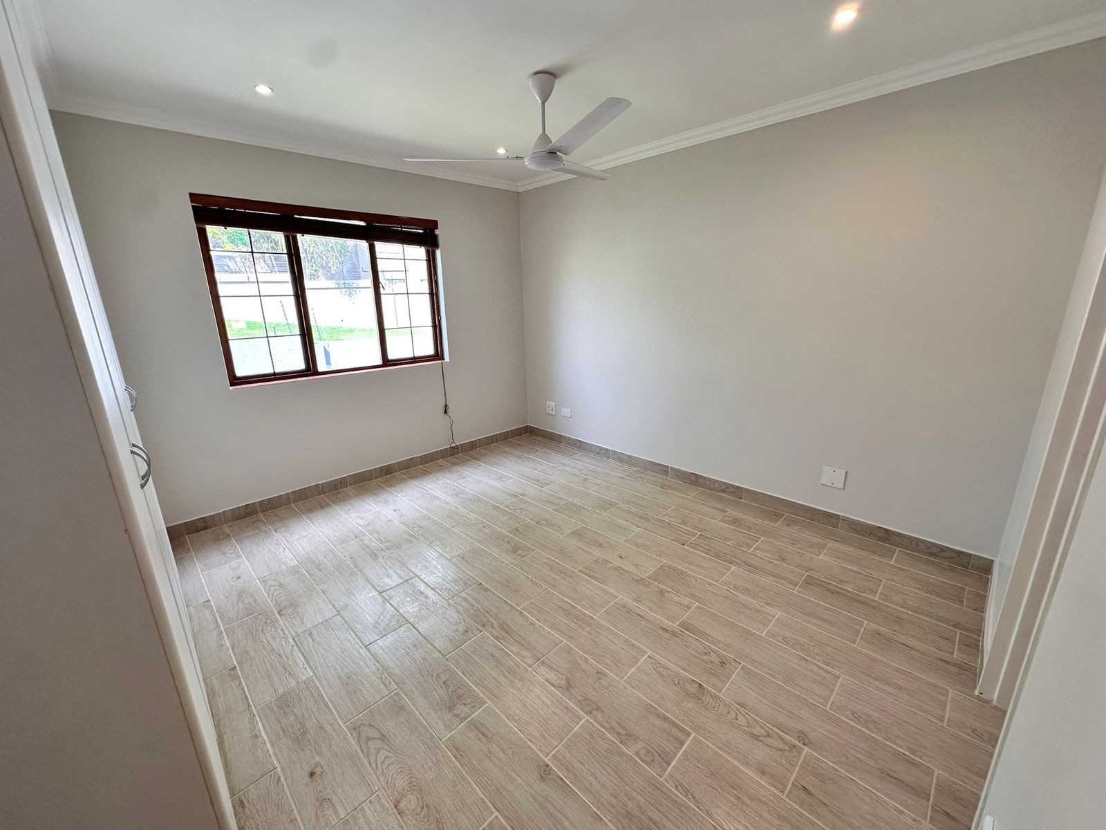 Apartment for sale in Bryanston, Sandton, 227, Annecy, 8 Brian Street, Bryanston, Sandton, Gauteng, 84 m²