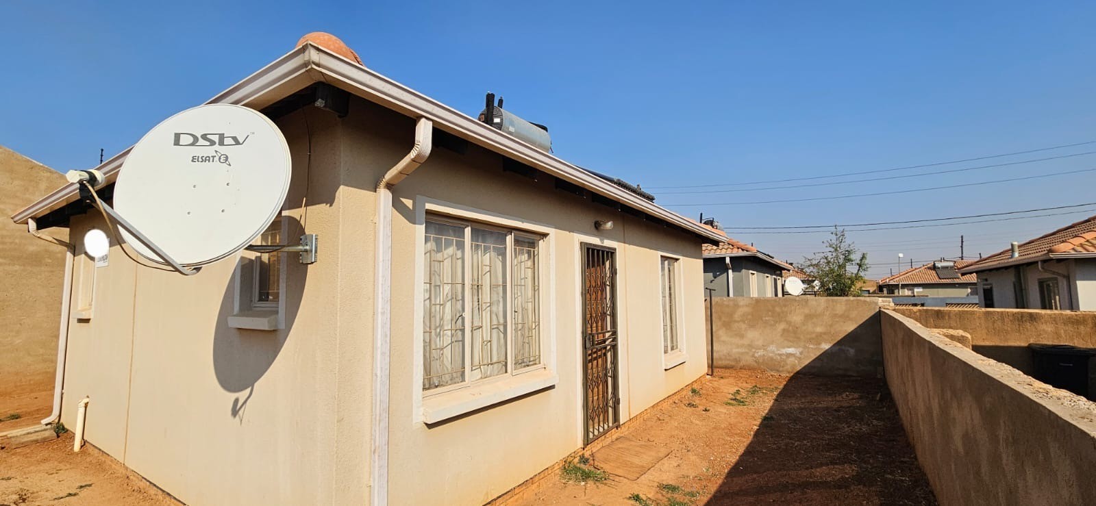 House For Sale in Gem valley Pretoria