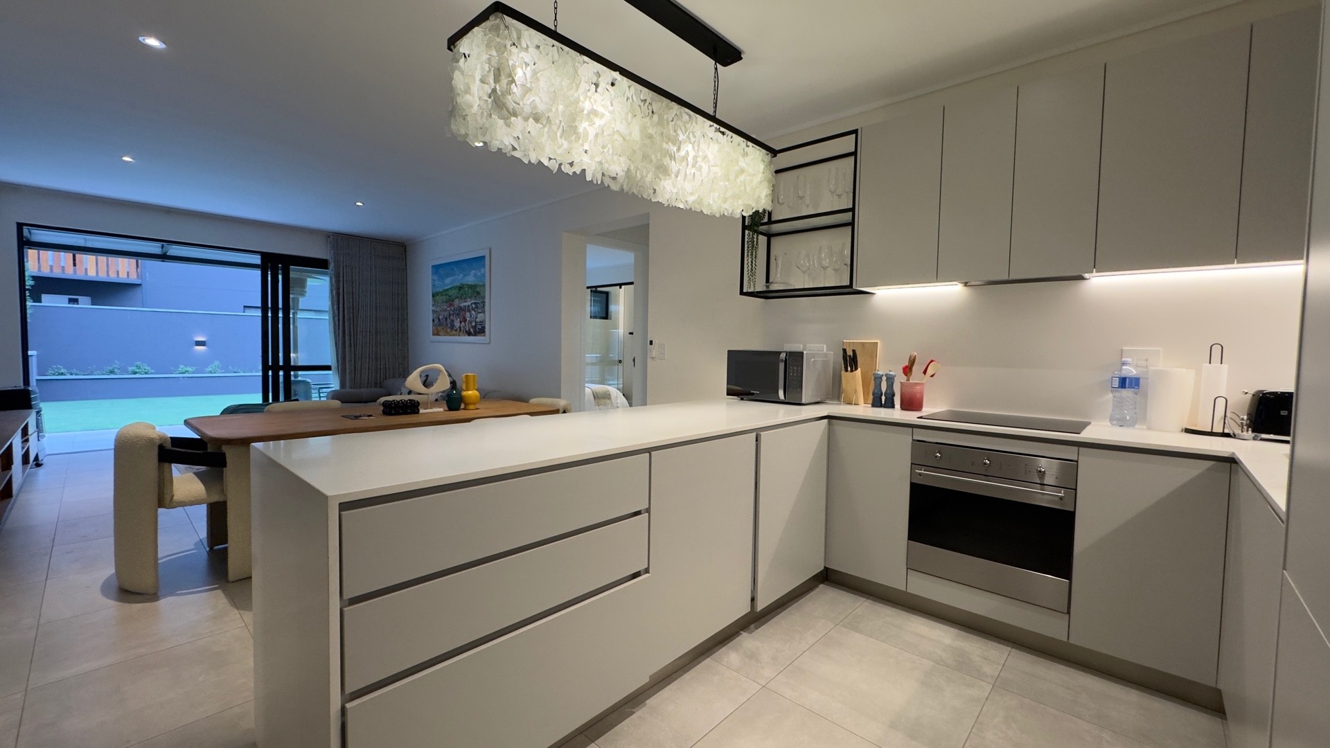Apartment for rent in Hyde Park, Sandton, 145 m²