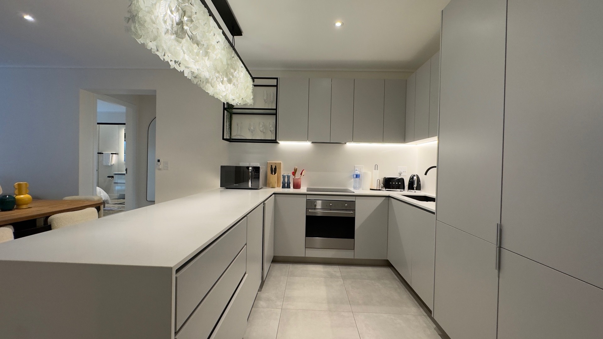 Apartment for rent in Hyde Park, Sandton, 145 m²