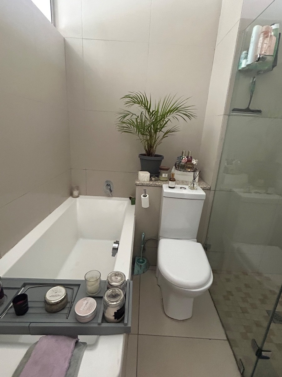 Apartment for sale in Monument Park, Pretoria, 90 m²