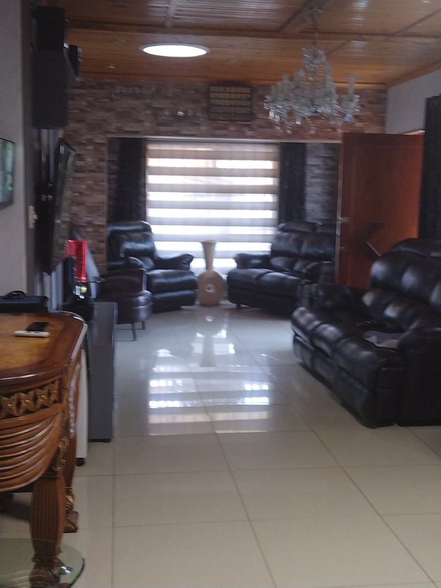 House for sale in Coronationville, Johannesburg, 297 m²