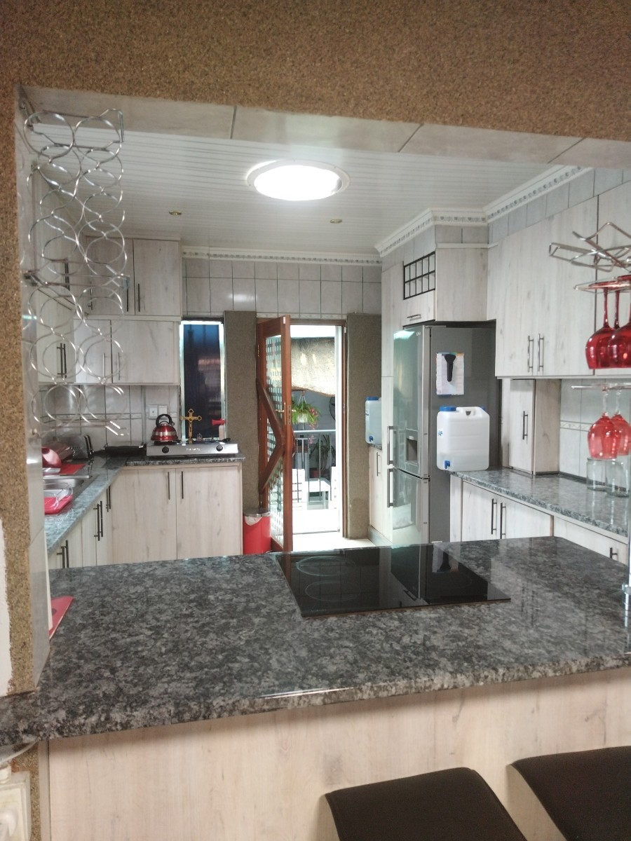 House for sale in Coronationville, Johannesburg, 297 m²