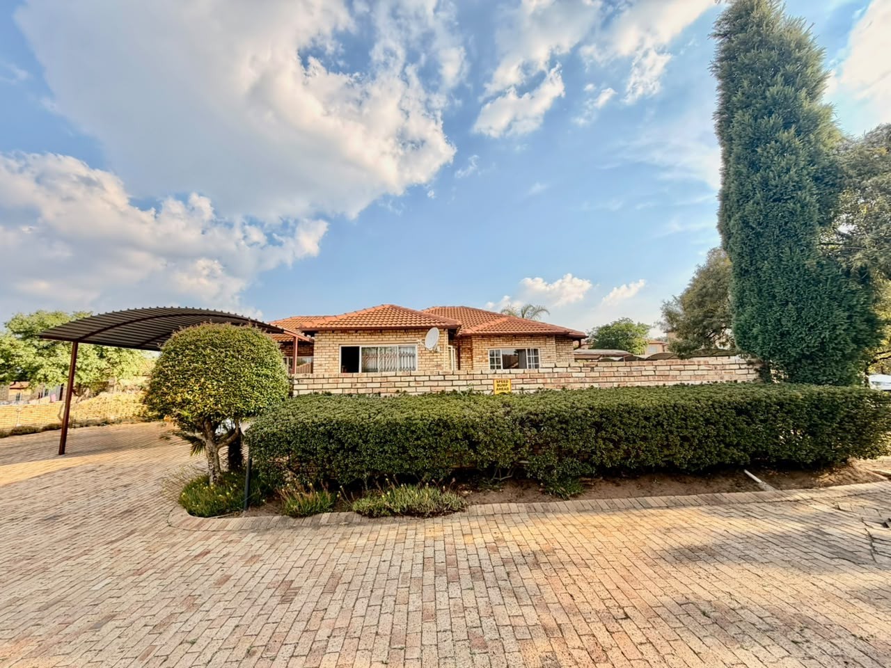 House for rent in Noordwyk, Midrand, 1 (0th floor), livingsone Complex, 11 Edgar Road, Noordwyk, Midrand, Gauteng, 110 m²