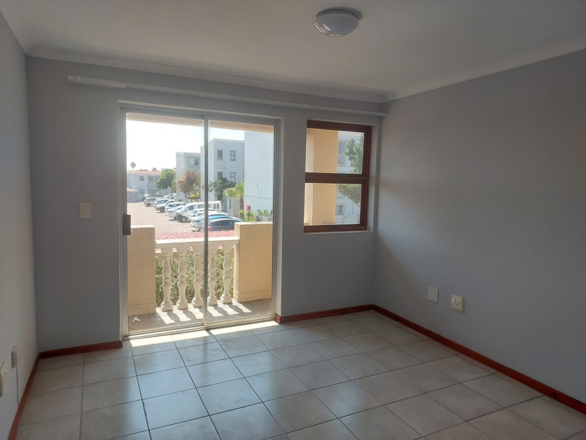 Complex for rent in Bloubergstrand, Blouberg, 53 m²