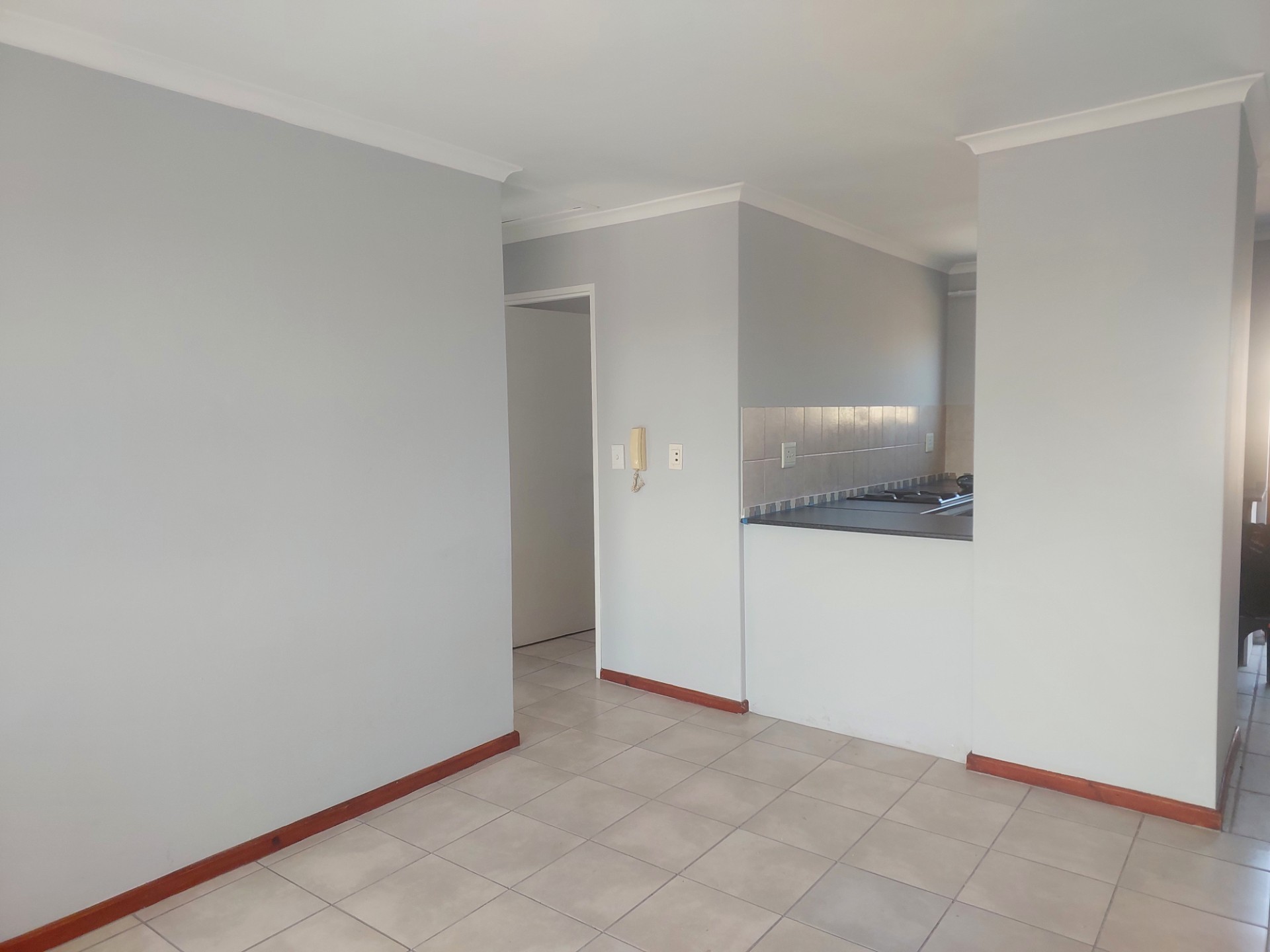 Complex for rent in Bloubergstrand, Blouberg, 53 m²