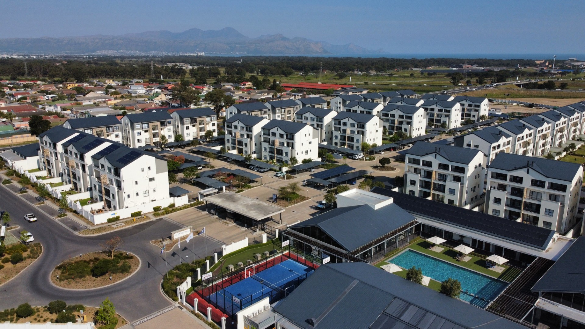 Apartment for rent in The Huntsman, Somerset West, 40 m²