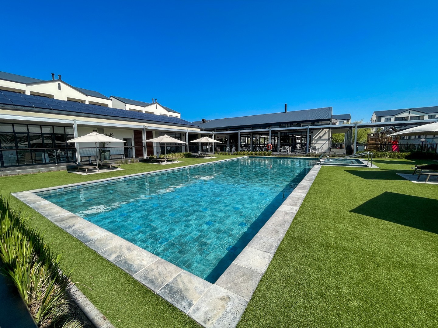 Apartment for rent in The Huntsman, Somerset West, 40 m²