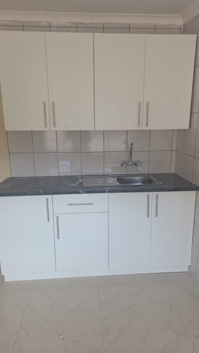 Cottage for rent in Rouxville, Johannesburg