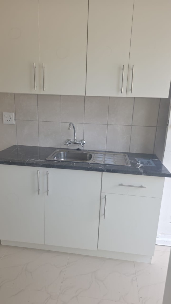 Cottage for rent in Rouxville, Johannesburg