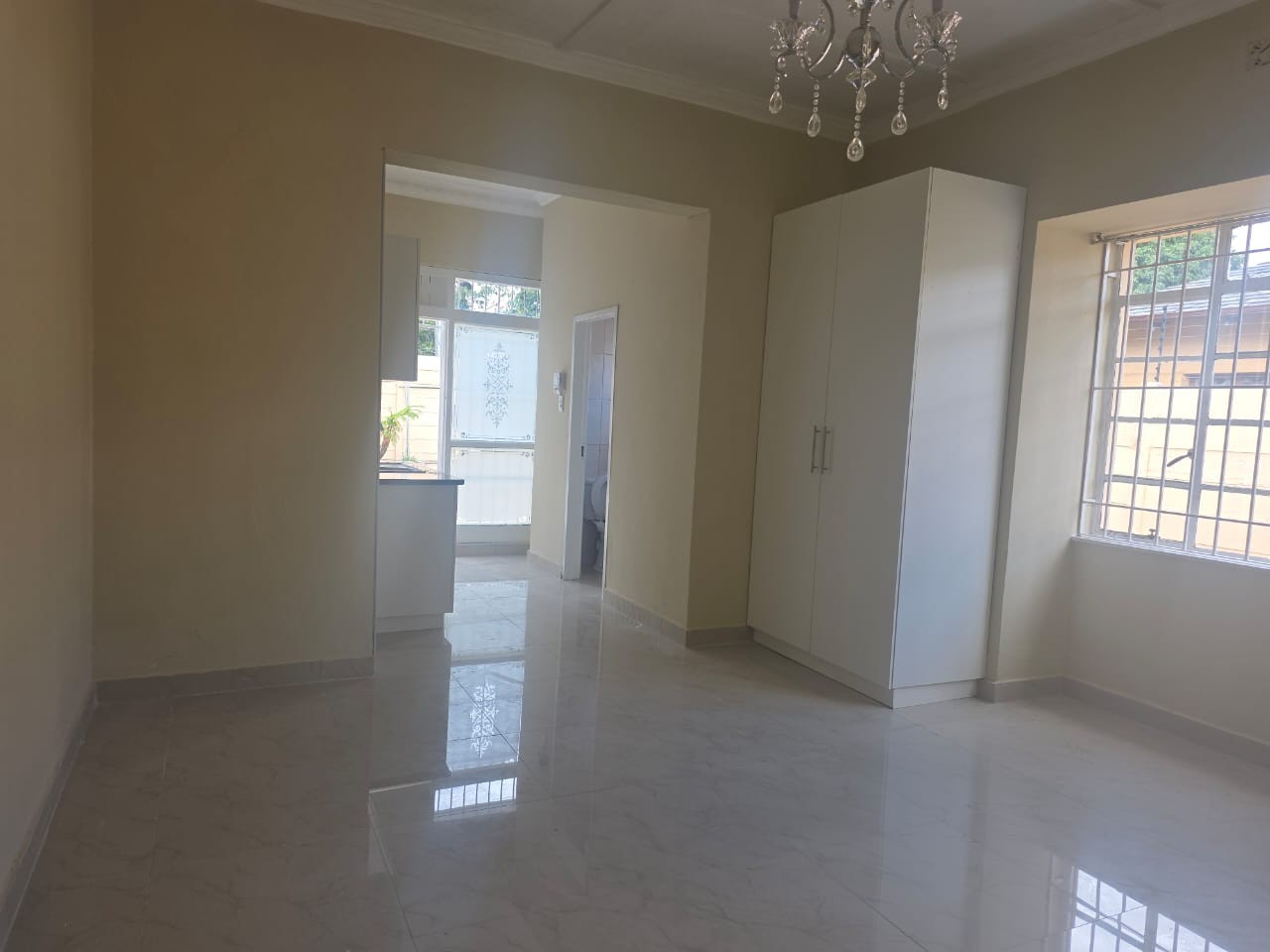 Cottage for rent in Rouxville, Johannesburg