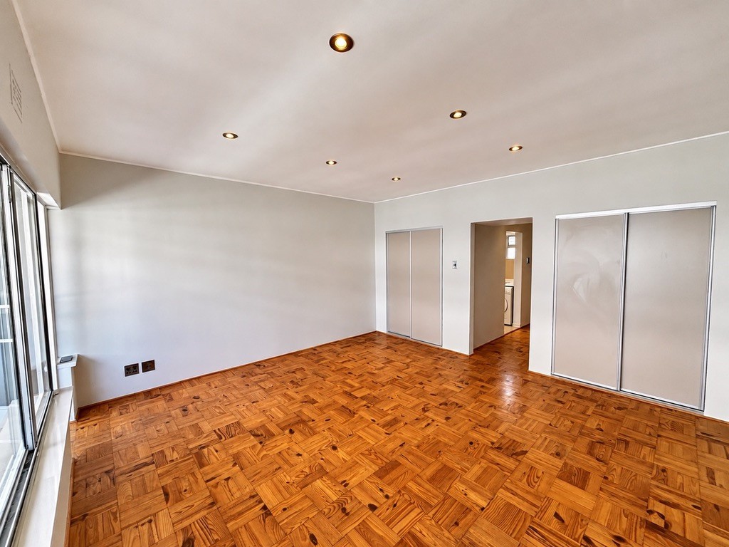 Studio Apartment for rent in Green Point, Cape Town, 40 m²