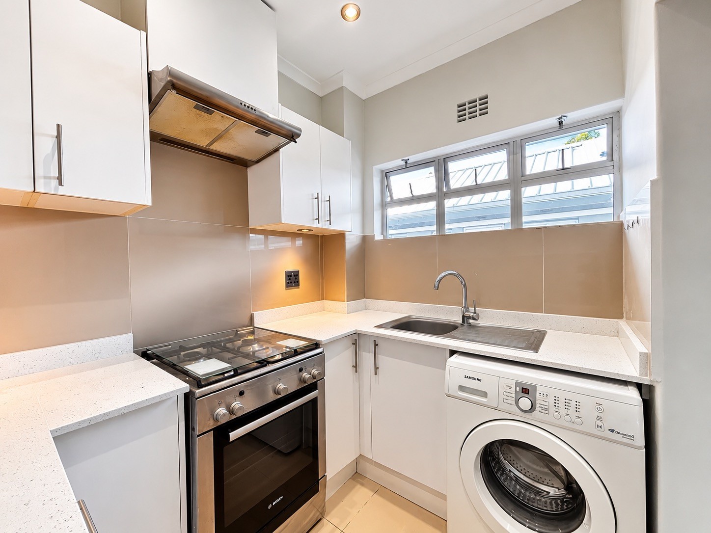 Studio Apartment for rent in Green Point, Cape Town, 40 m²