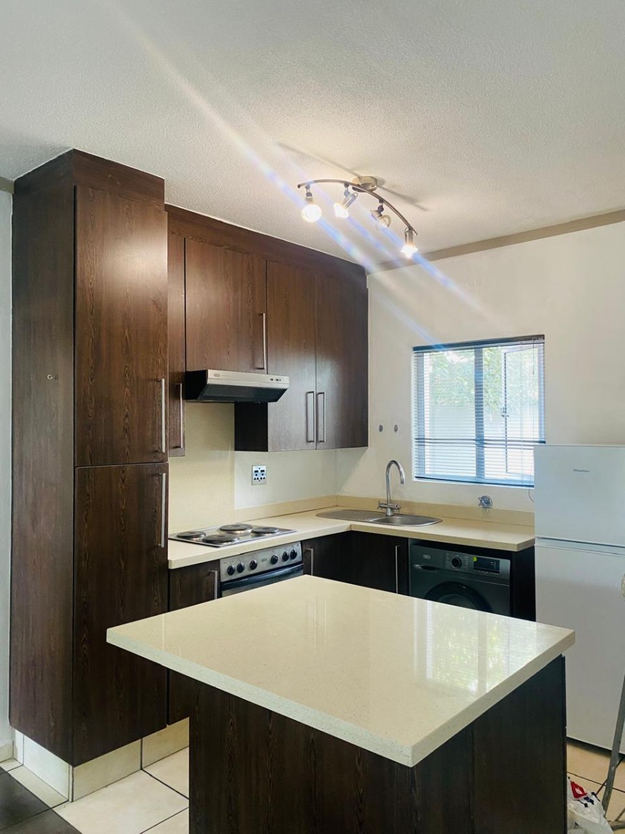 Apartment for rent in Fourways, Sandton, 50 m²
