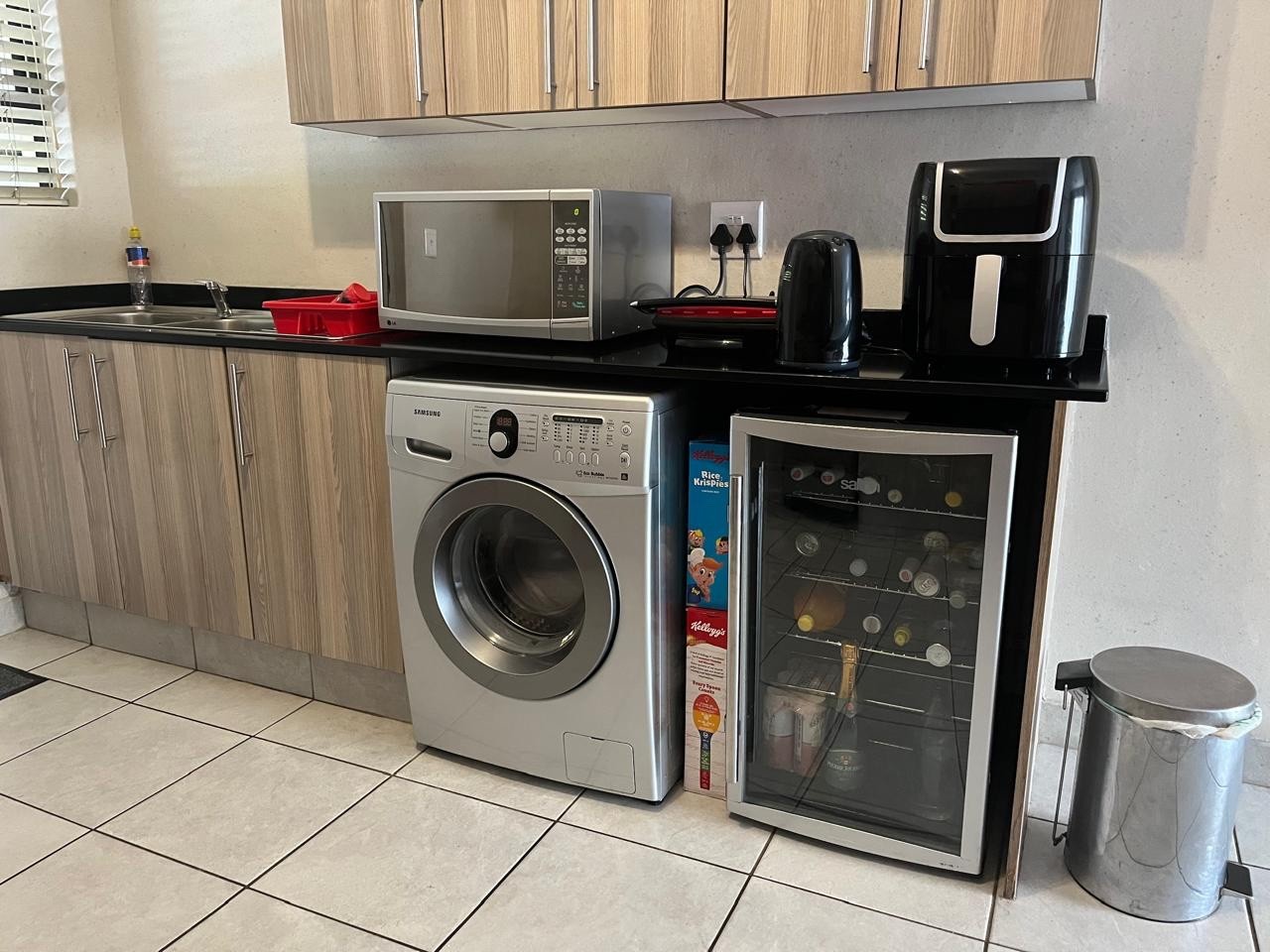 Apartment for rent in Beverley, Sandton, 88 m²