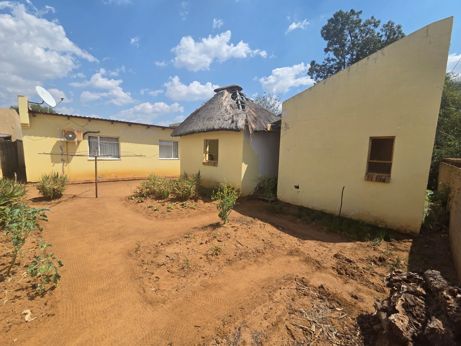 House for sale in Mmabatho, Mafikeng, North West, 490 m²