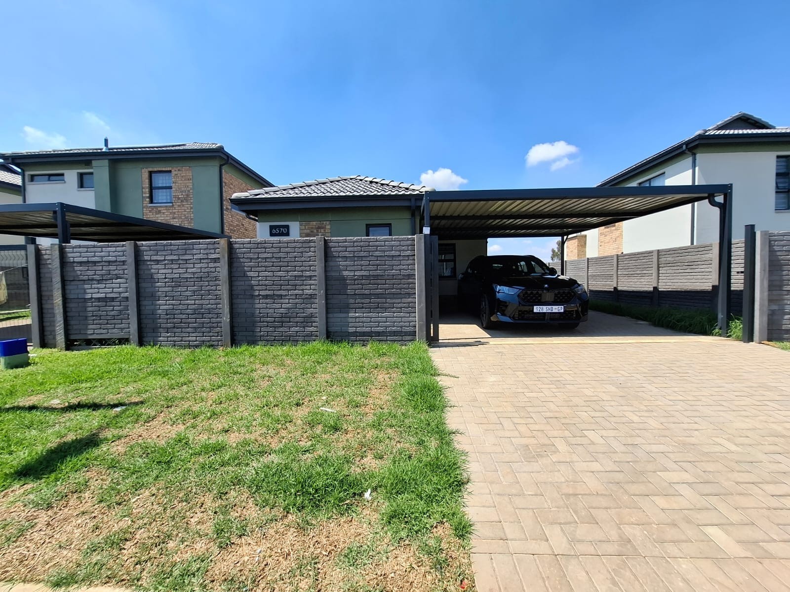 Townhouse for rent in Leopard's Rest Security Estate, Albertsdal, Alberton, 150 m²