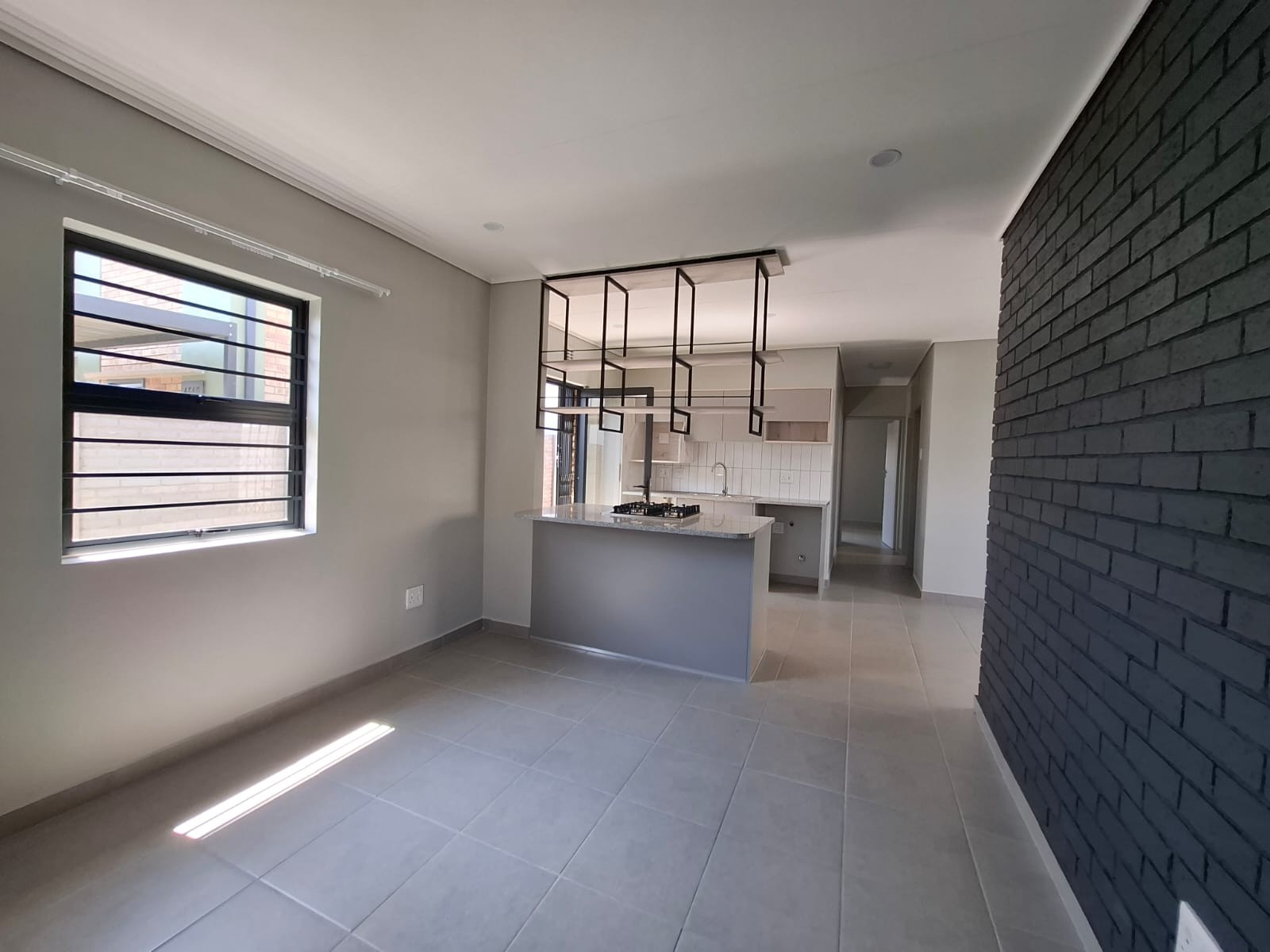Townhouse for rent in Leopard's Rest Security Estate, Albertsdal, Alberton, 150 m²