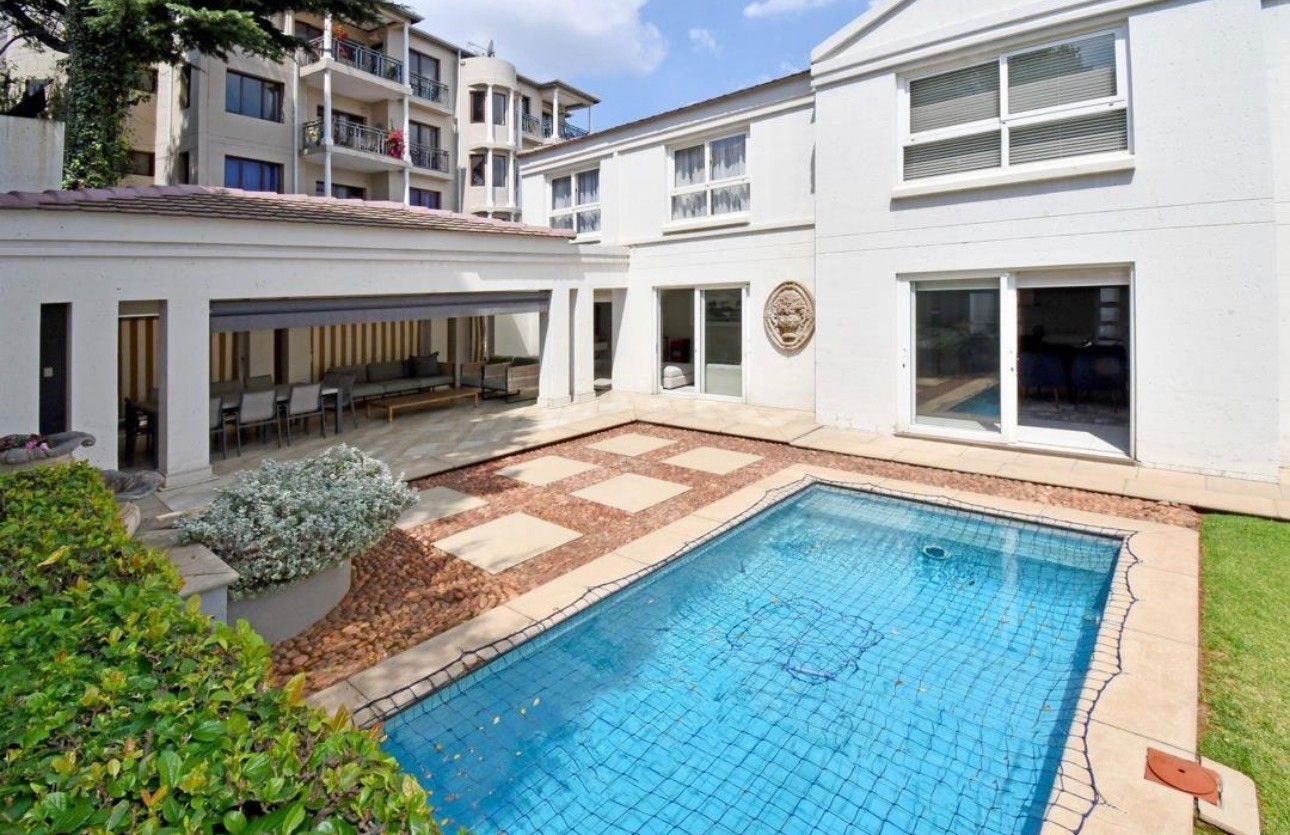 Townhouse for rent in Dunkeld West, Johannesburg