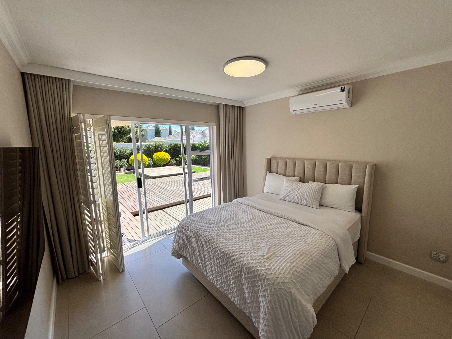 House for sale in Sunningdale, Blouberg, 595 m²