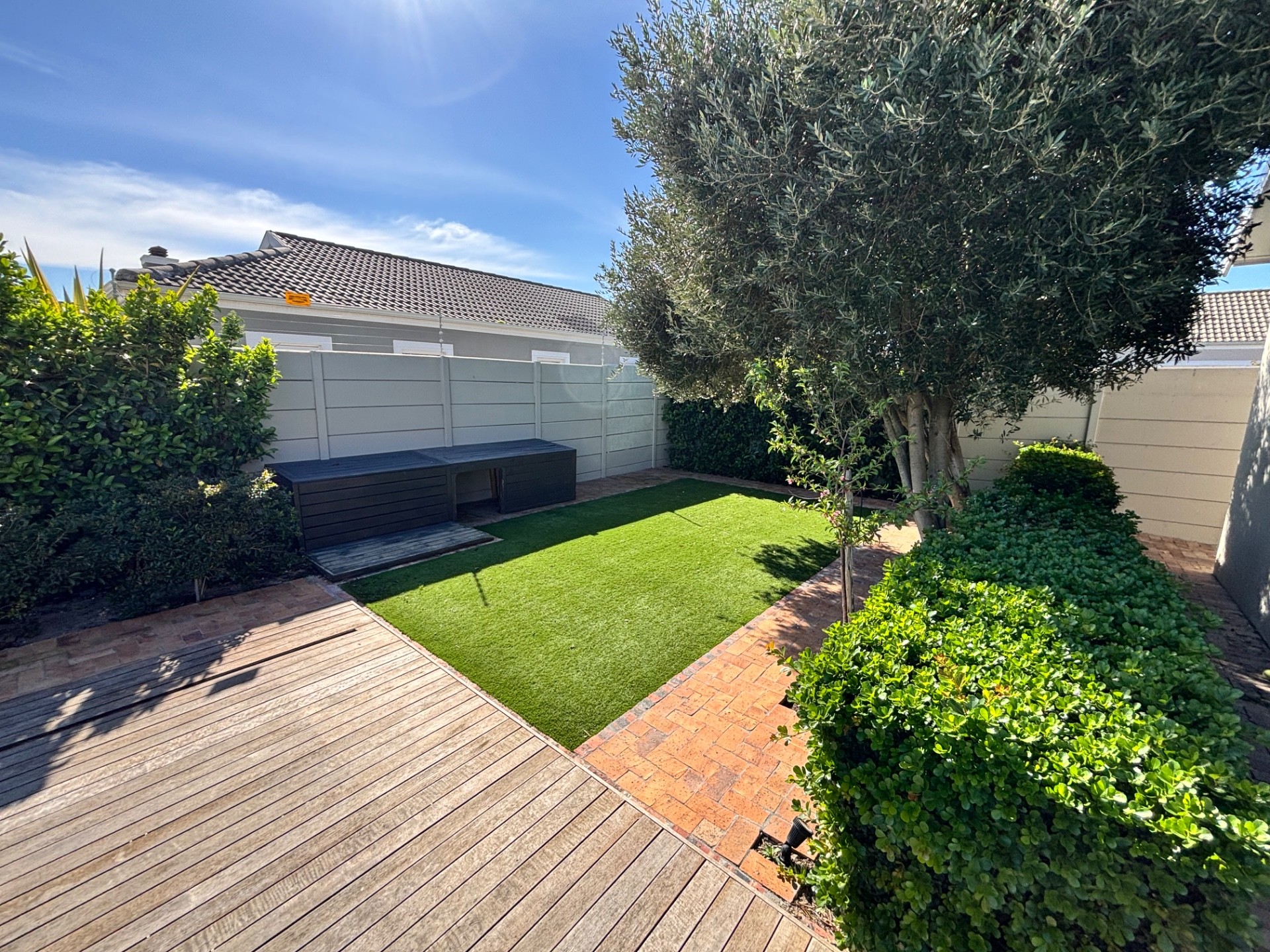 House for sale in Sunningdale, Blouberg, 595 m²